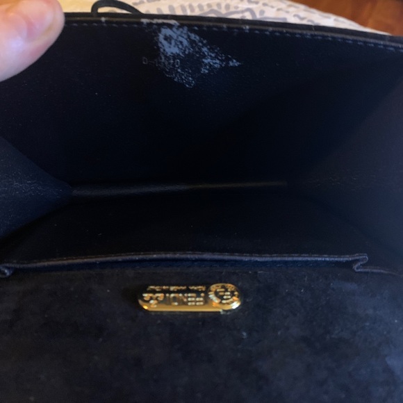 Fendi black suede crossbody bag. Authenticated - Picture 8 of 9